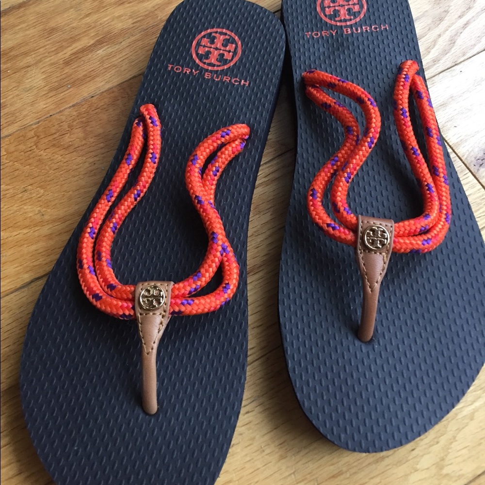 TORY BURCH flip flops
