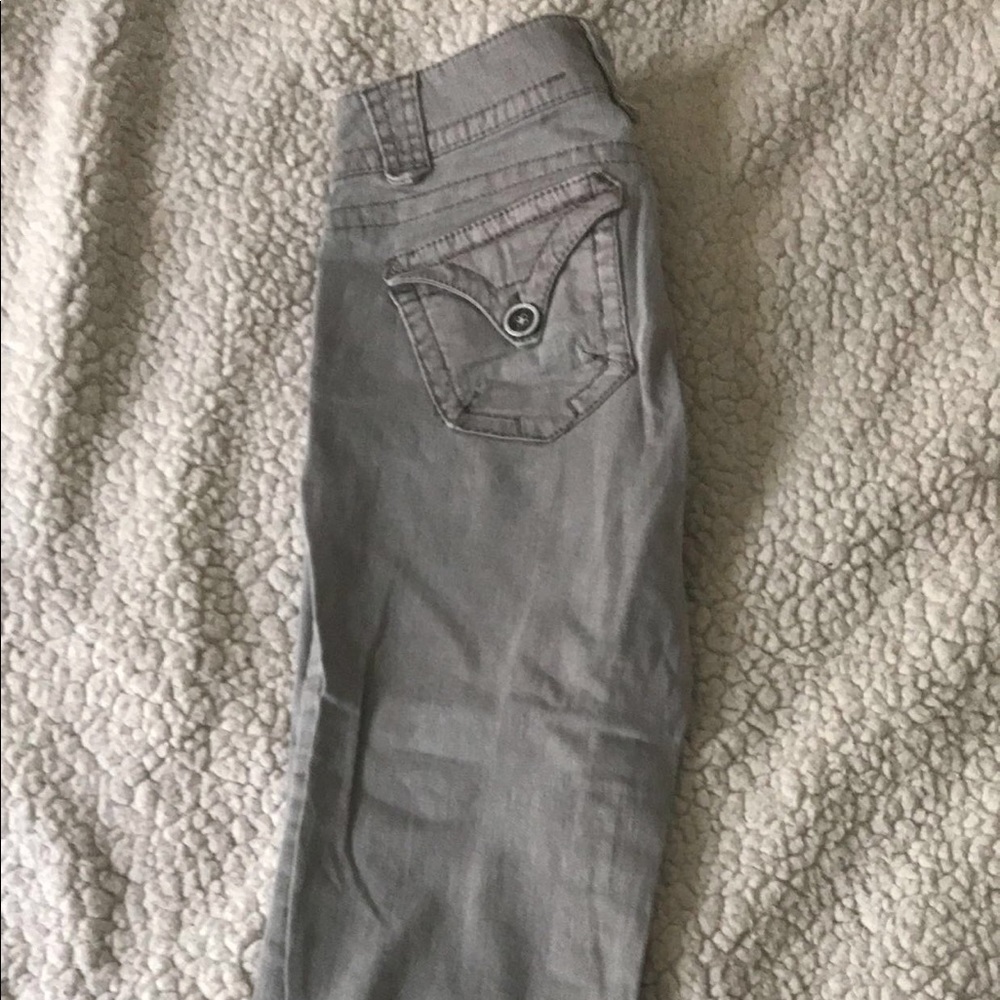 Grey rewind capris