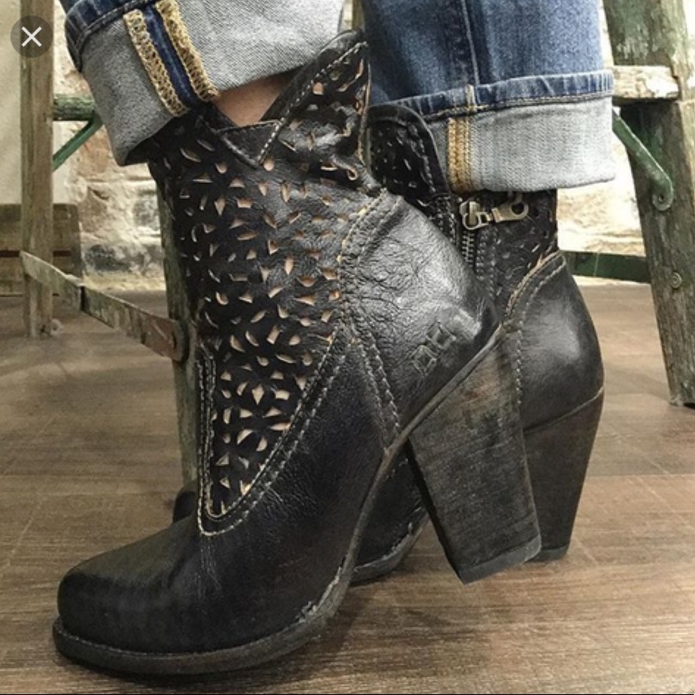EUC 🎉 HP🛎 BED STU COBBLER SERIES IRMA BLACK