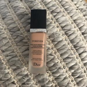 Dior Forever foundation in shade number 32