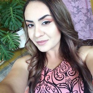 Meet your Posher, Lola