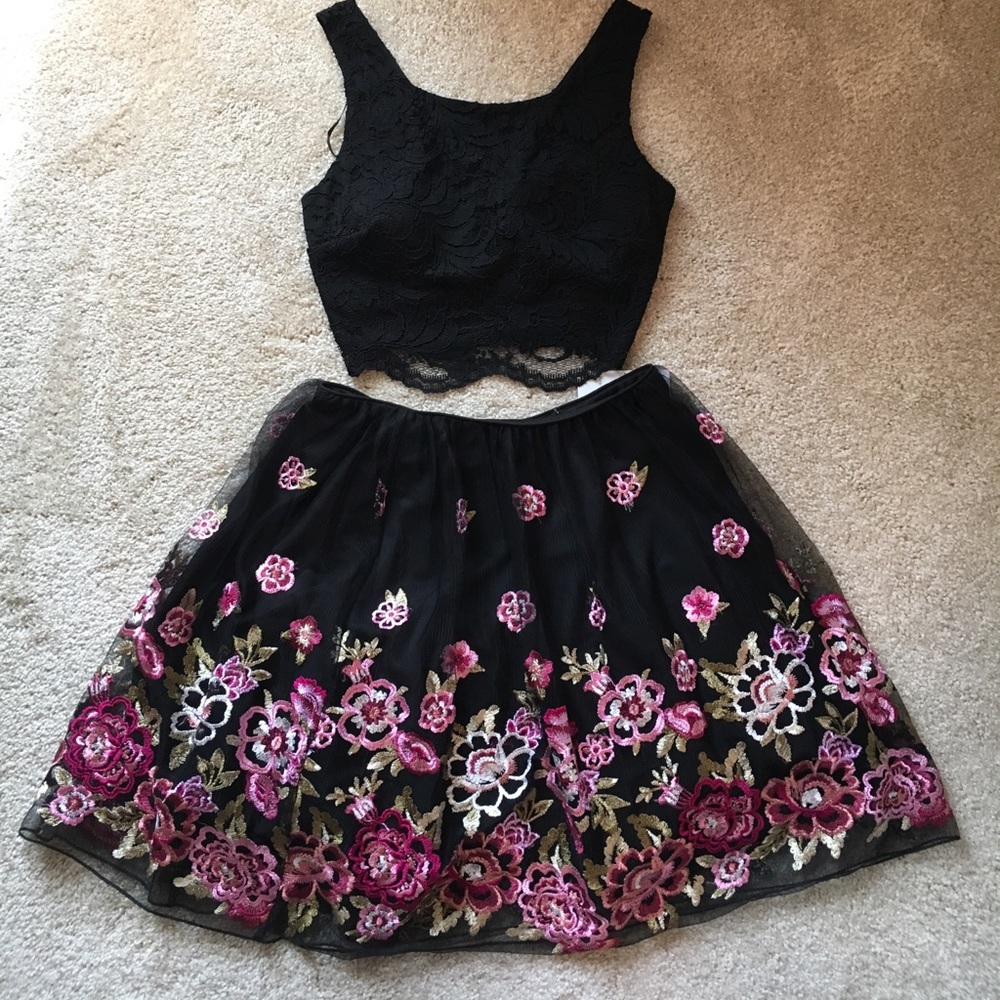 🌸 Host Pick 🌸 City Studio Floral Skirt