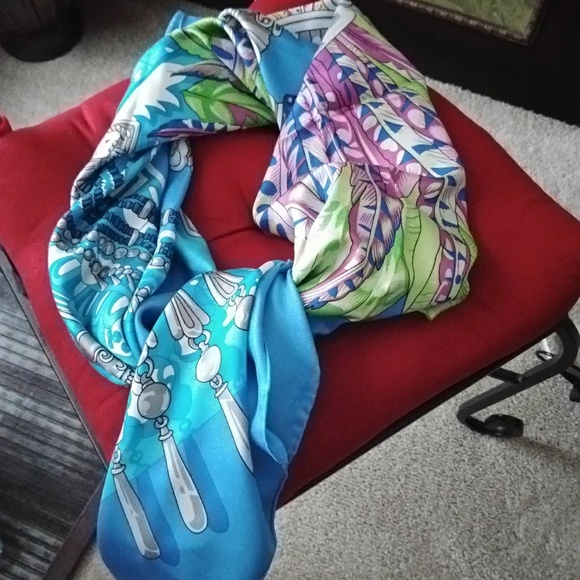 Eclectic Bold Colored Silky Wrap - Picture 6 of 7