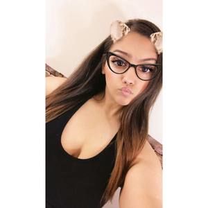 Meet your Posher, Magdalys