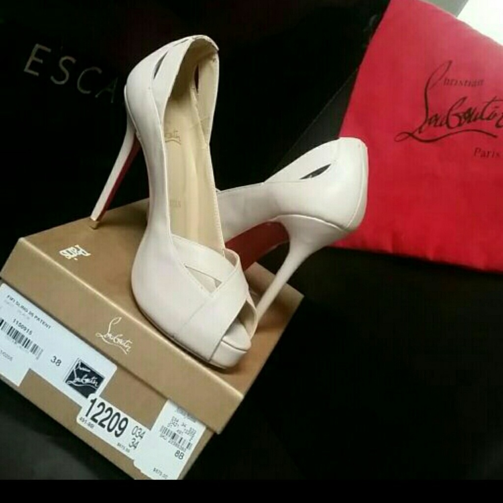 NIB NUDE MATTE PEEPTOE PUMPS