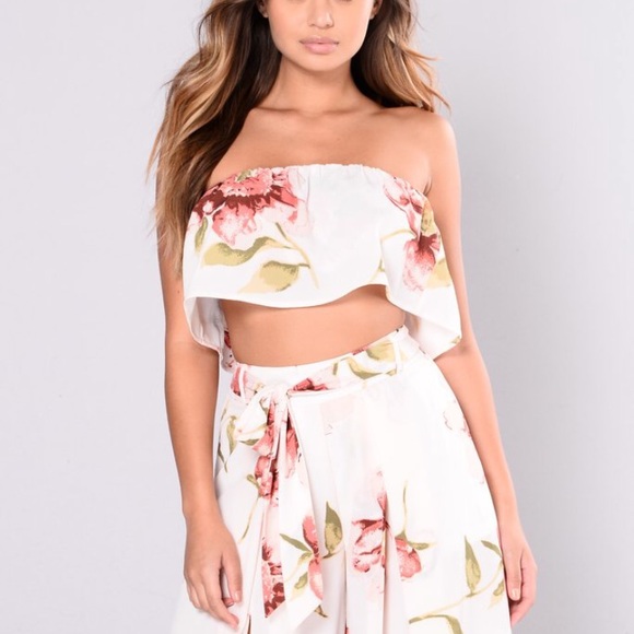 Fashion Nova Let Loose Set - Picture 3 of 5