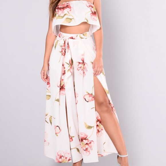 Fashion Nova Let Loose Set - Picture 4 of 5