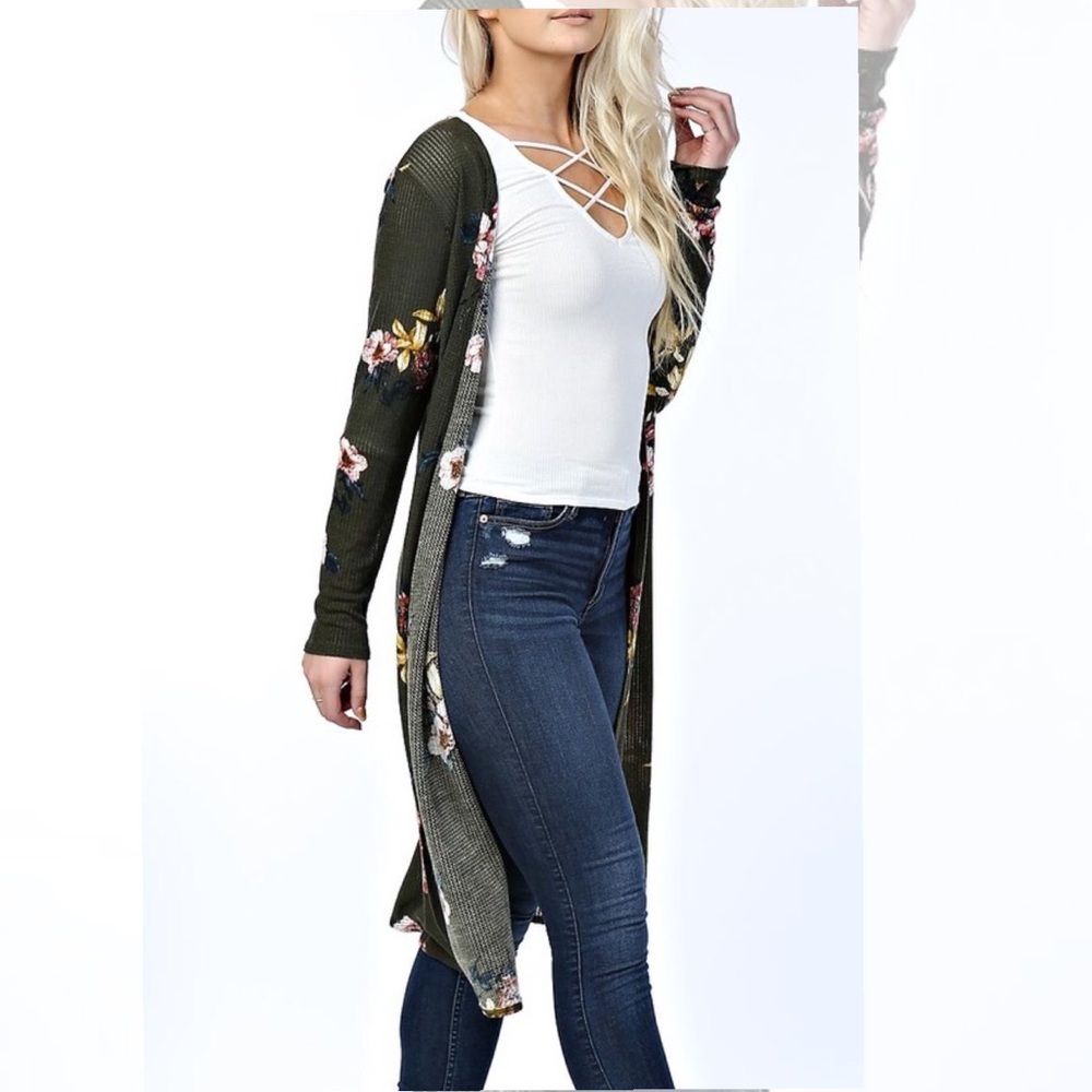 Gorgeous long floral cardigan - Picture 2 of 3