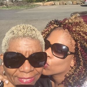 Meet your Posher, Dana