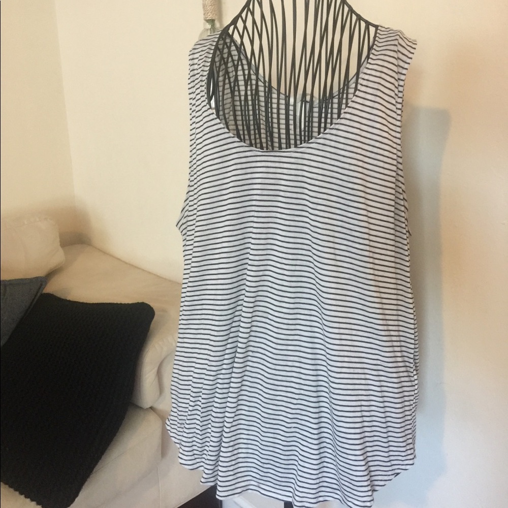 🔴Navy striped tank