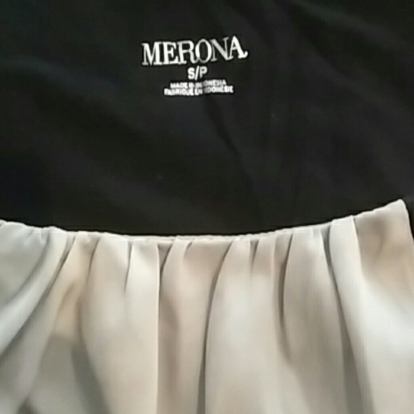 Silky middle sleeveless top - Picture 2 of 2