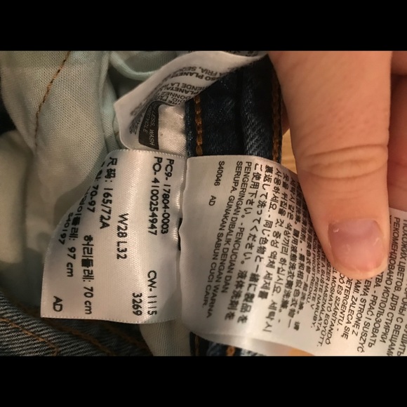 Distressed Levi’s boyfriend jeans - Picture 4 of 5