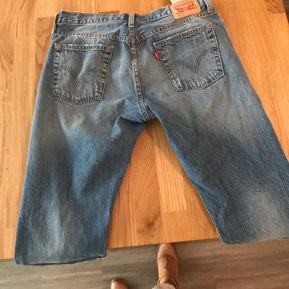 Distressed Levi’s boyfriend jeans - Picture 5 of 5
