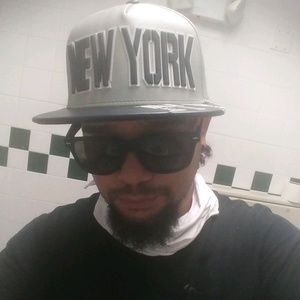 Meet your Posher, Augie