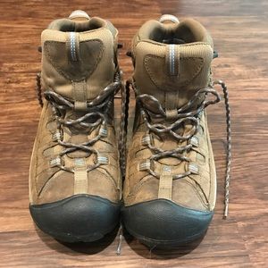 Women's size 10 Keen hiking boots