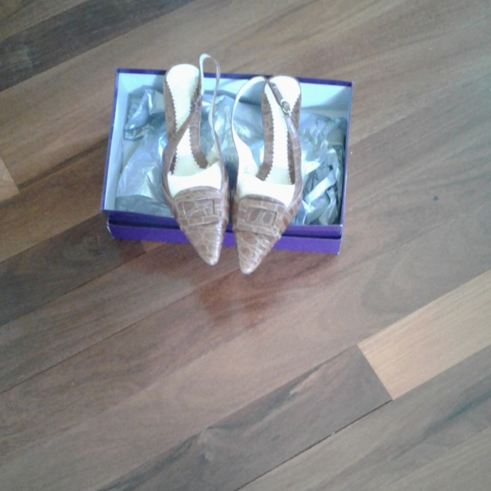 Dressy leather sling back - looks good w/jeans too