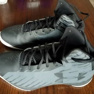 Mens Under Armour Jet Mid Basketball Shoe