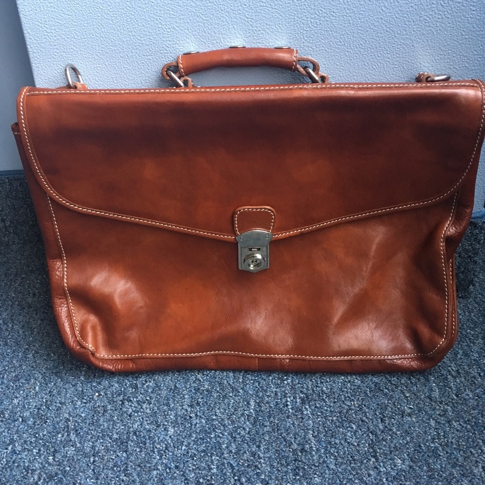 Floor messenger bag