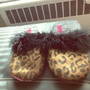 Betsey Johnson slippers