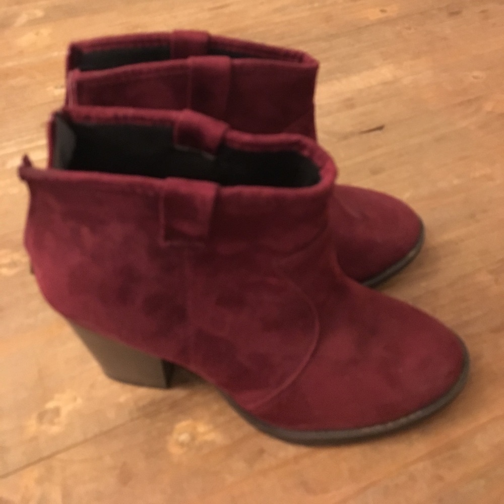 Soda heeled boots size 8