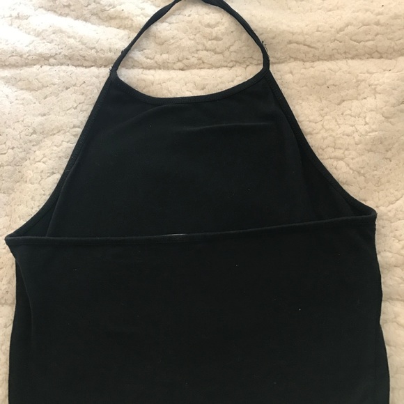 Halter tops will never go out of style - Picture 2 of 3