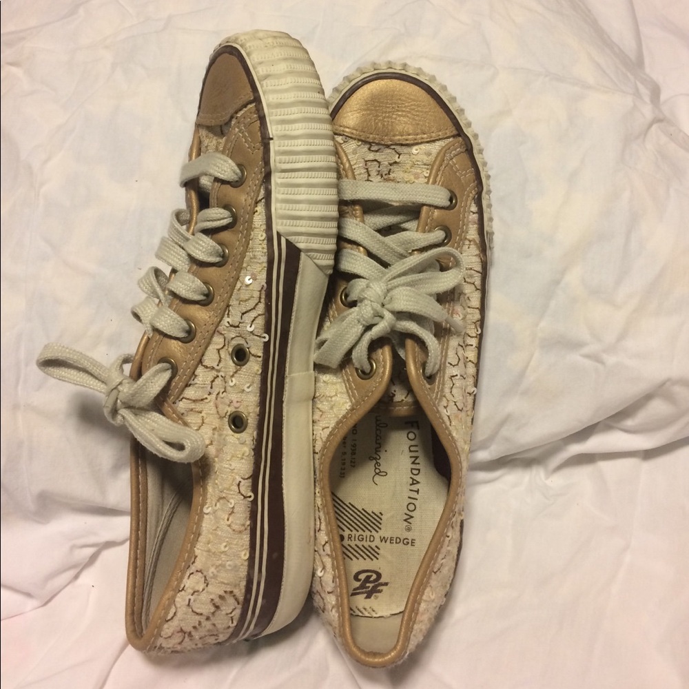 Women’s PF flyers