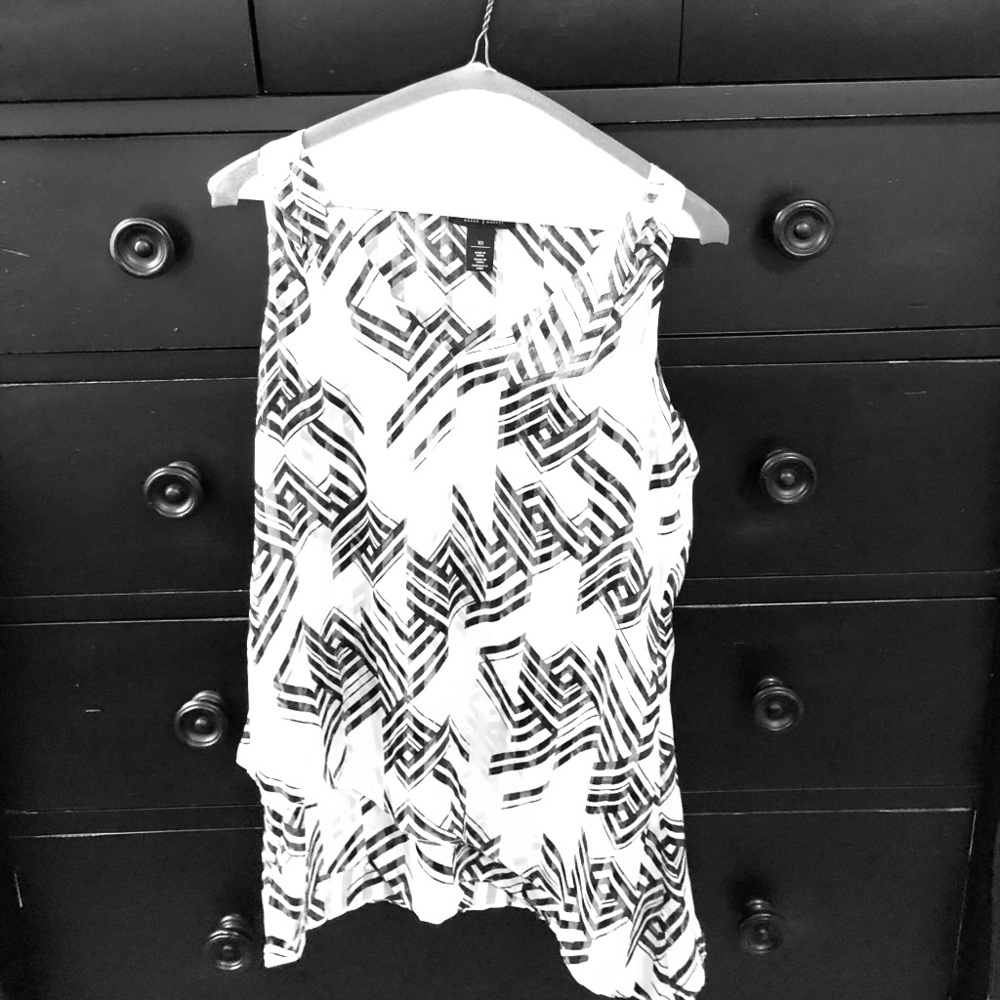 Black and white patterned sleeveless dress top