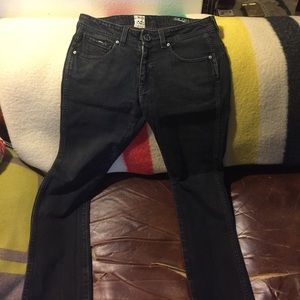 Volcom size 32 skinny jeans
