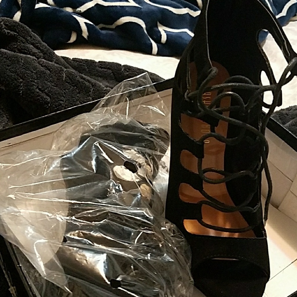 Fashion nova heels