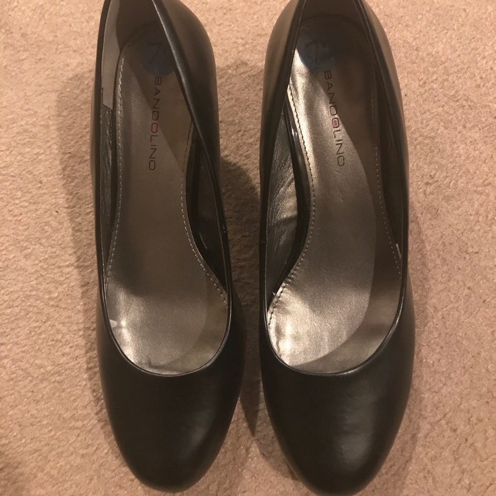 Bandolino Black Pump