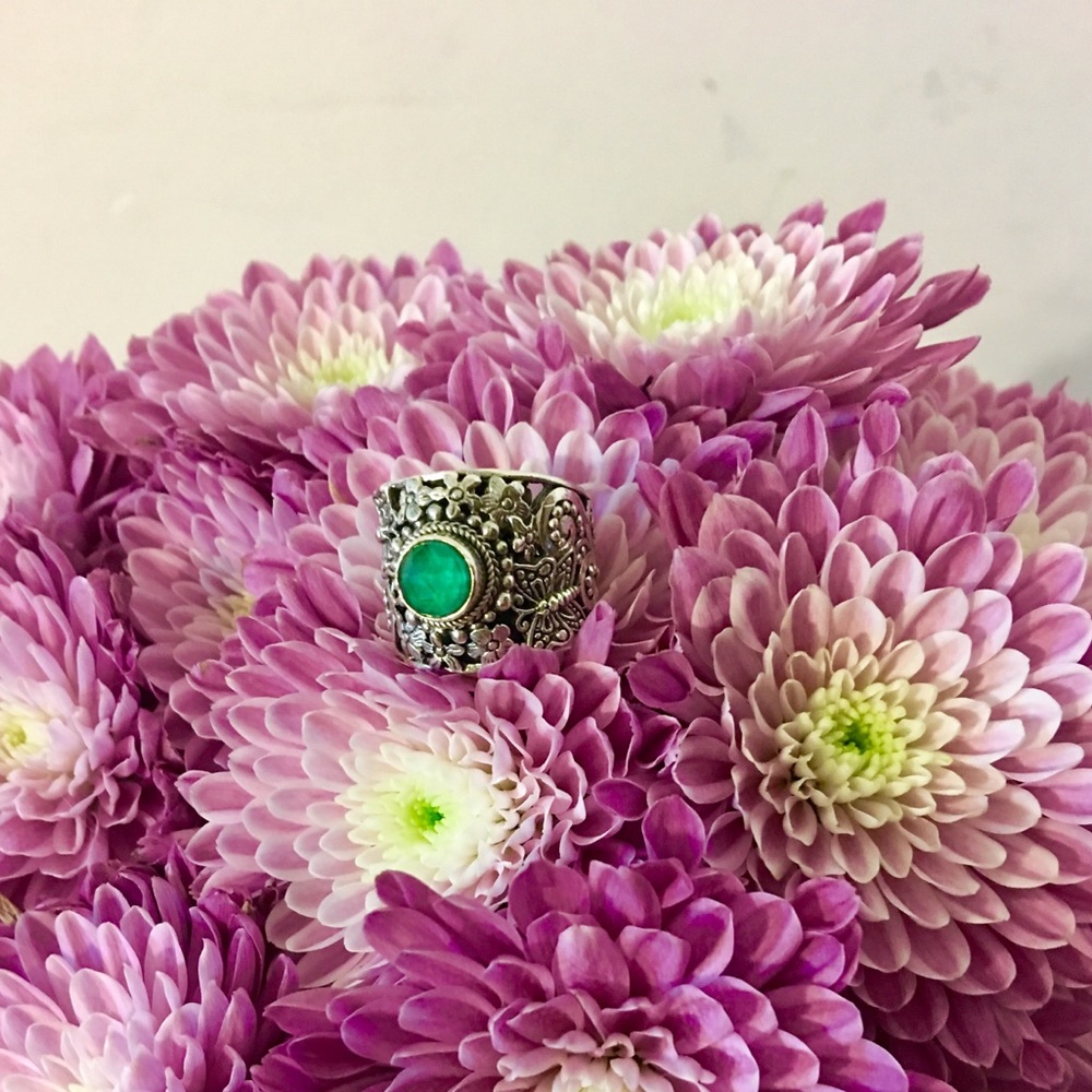 Green quartz & silver ring