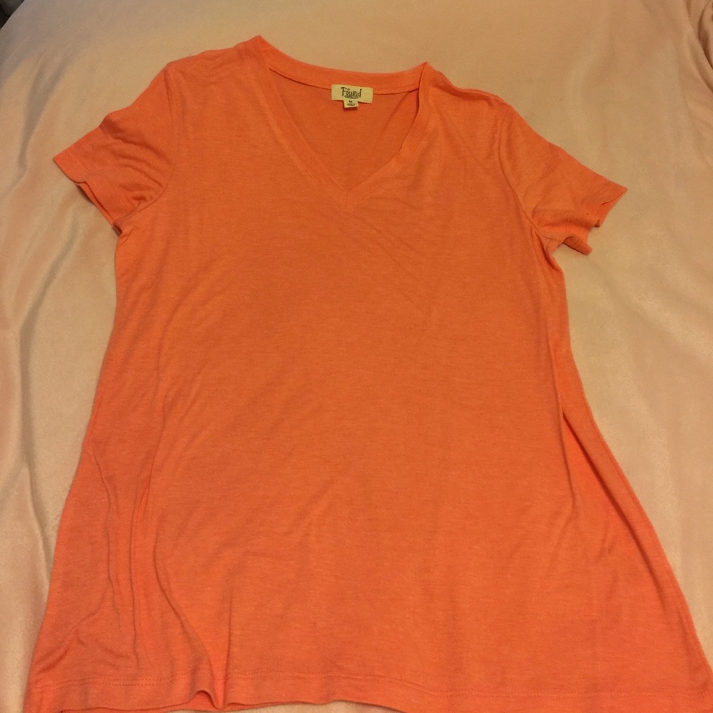 ❤️Orange V-neck shirt