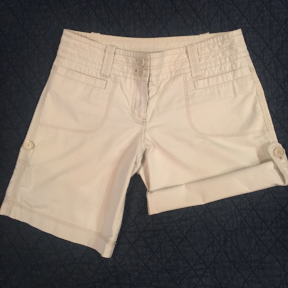 LOFT convertible shorts! Versatile!