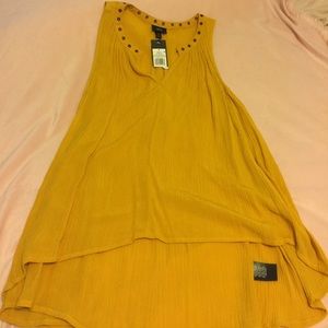❤️NWT mustard yellow dressy tank