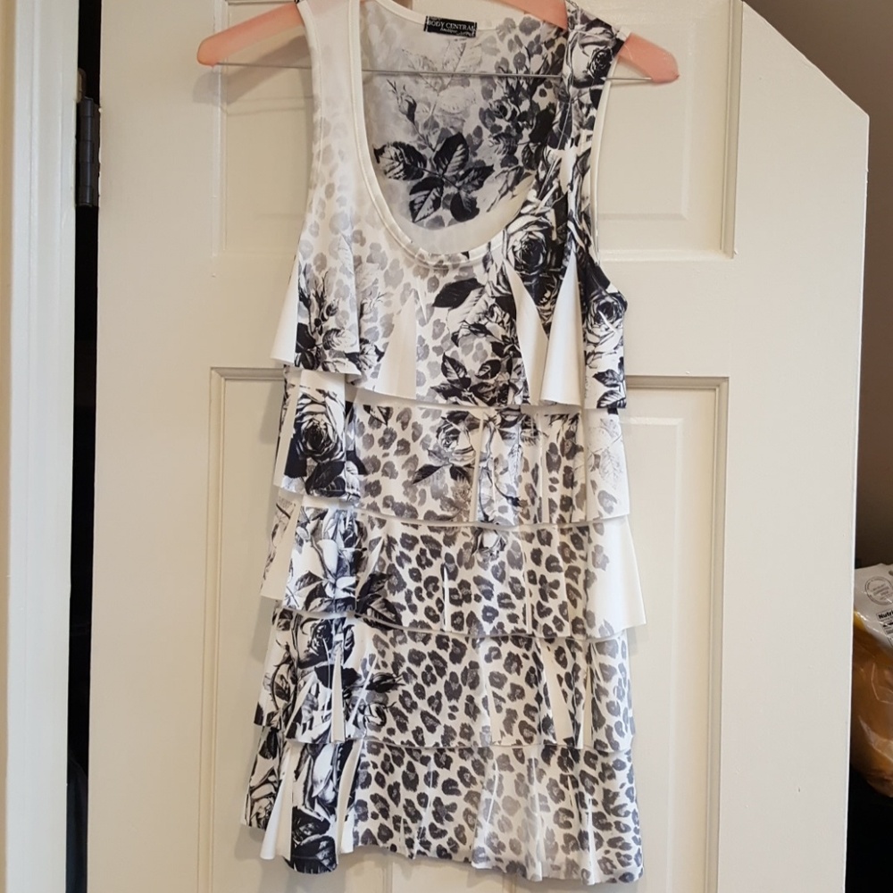 Black and White Top EUC