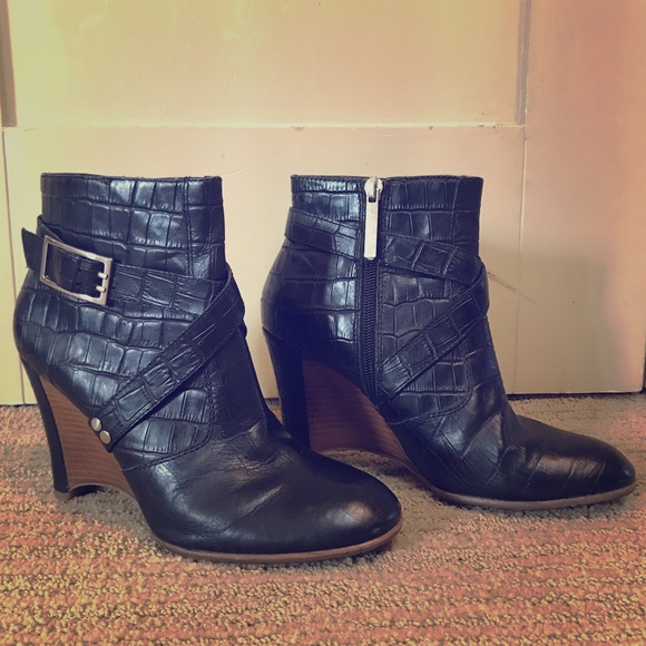 Donald J Pliner wedge boots - Picture 1 of 4