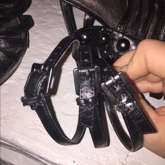 South Beach Black Strappy Heel - Picture 4 of 6