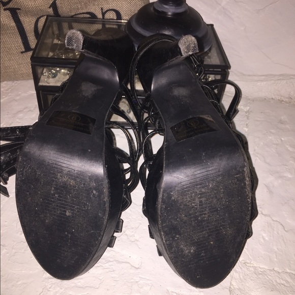 South Beach Black Strappy Heel - Picture 6 of 6