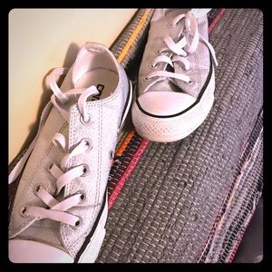 silver converse size 4