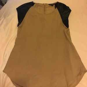 ❤️Express tan and black shirt