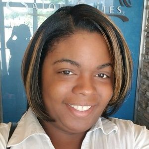 Meet your Posher, Juanita