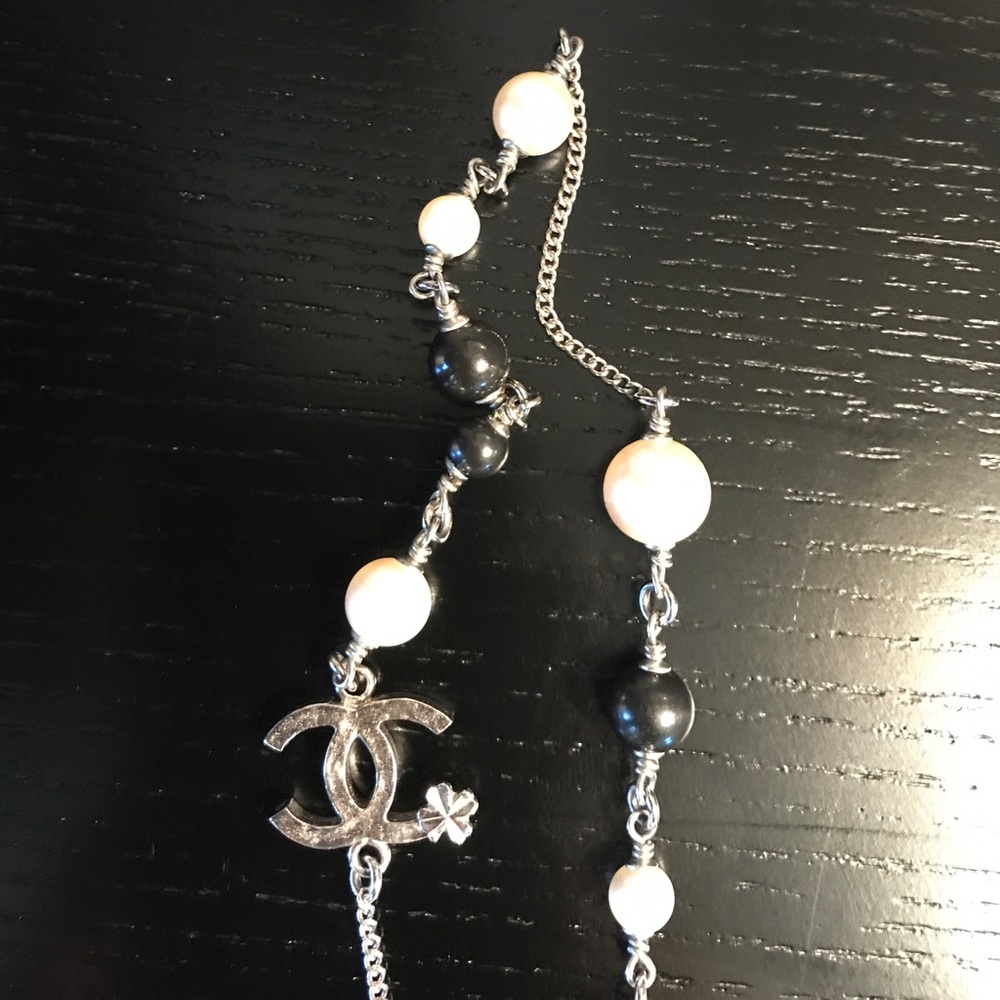 CHANEL 2013 globe necklace with pearls - Picture 6 of 8