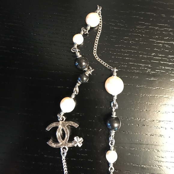 CHANEL 2013 globe necklace with pearls - Picture 6 of 8