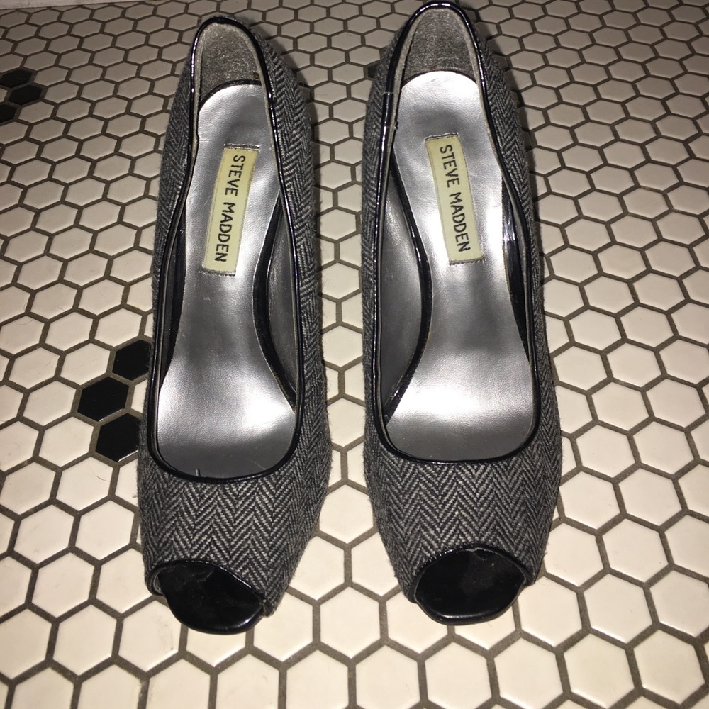 Herringbone tweed Steve Madden pumps