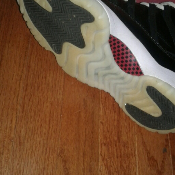 Black, red and white air jordan 11's - Picture 2 of 5