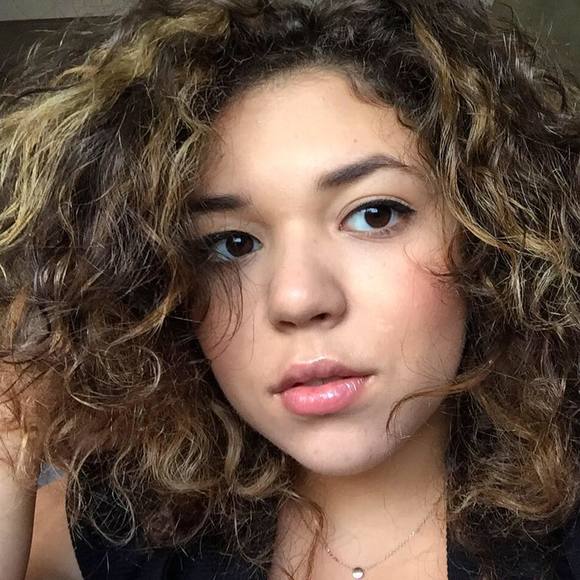 Meet your Posher, Bianca - Picture 1 of 1