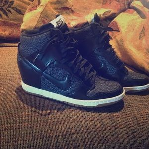 Black Nike sneaker wedges 🙈