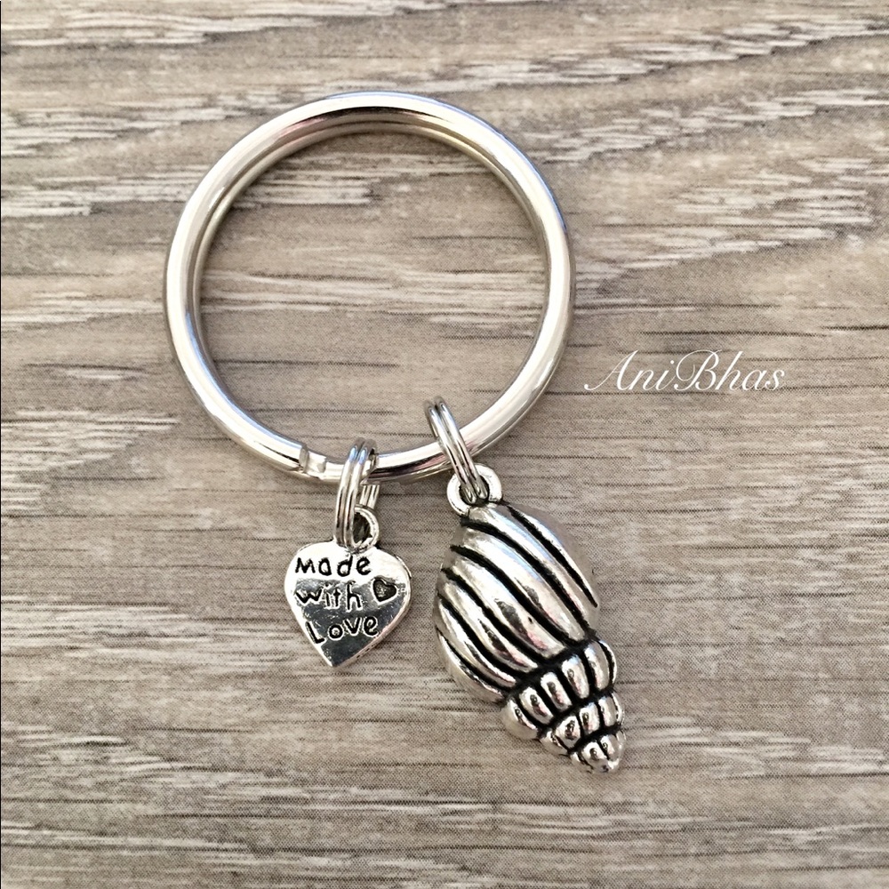 Sea Shell Charm Key Ring - Picture 1 of 1
