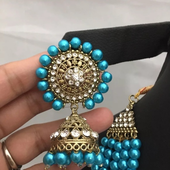 NWOT pearl layer Mughal jewelry set final price!! - Picture 6 of 8