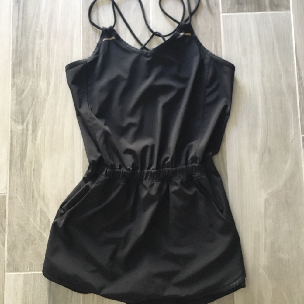 Lululemon Black Sweaty or not runsie outfit Sz 4
